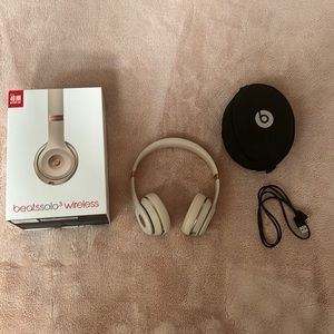 Beats Solo 3 Wireless - Matte Gold - Original Packaging Included